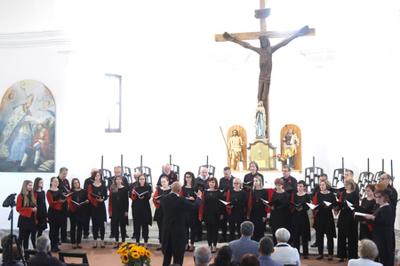 Letni koncert Komorni zbor Fran Gerbič, gostje MePZ Postojna 14 Foto Ljubo Vukelič